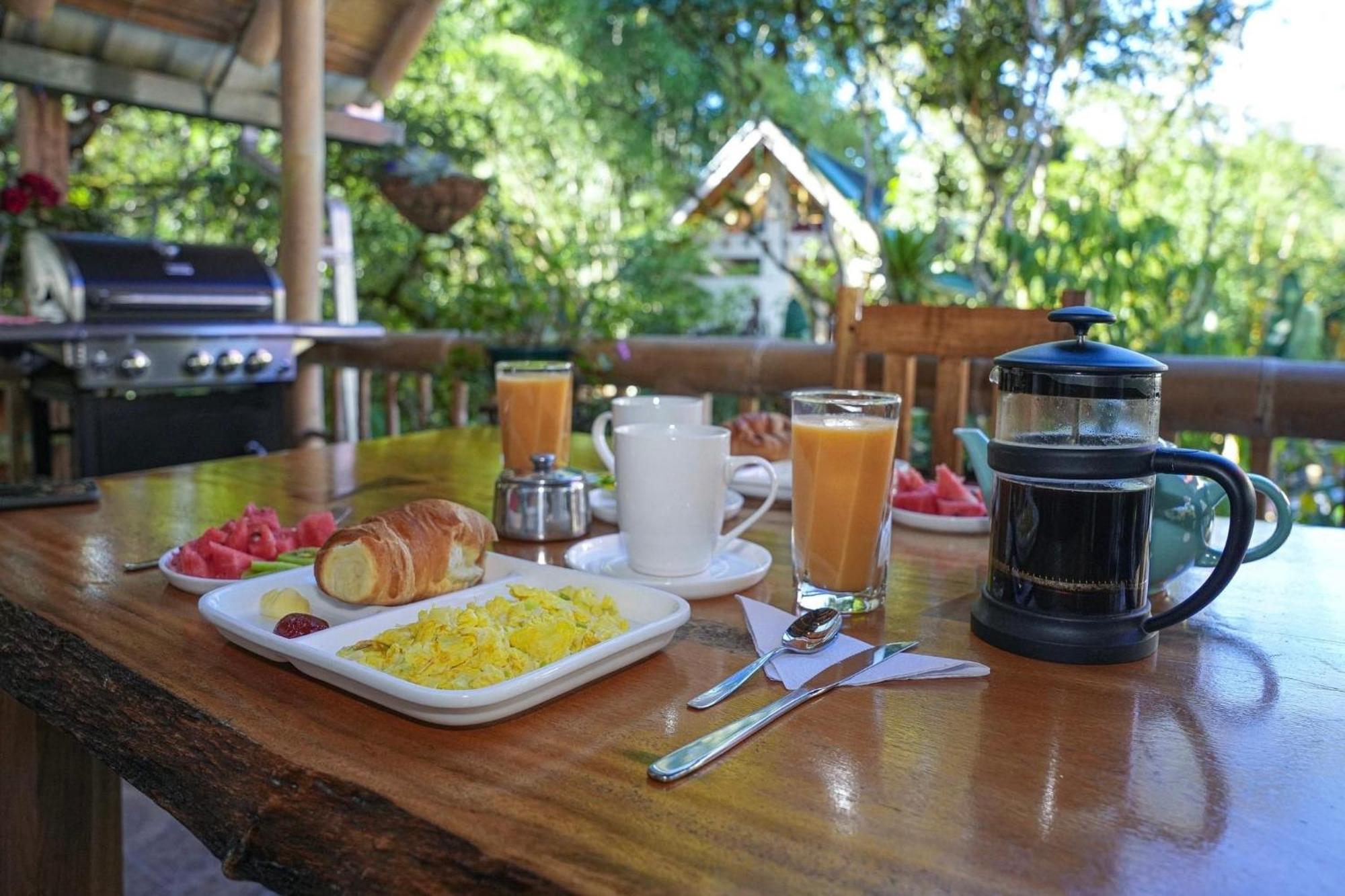 Casa Del Rio En Mindo Bed & Breakfast Dış mekan fotoğraf