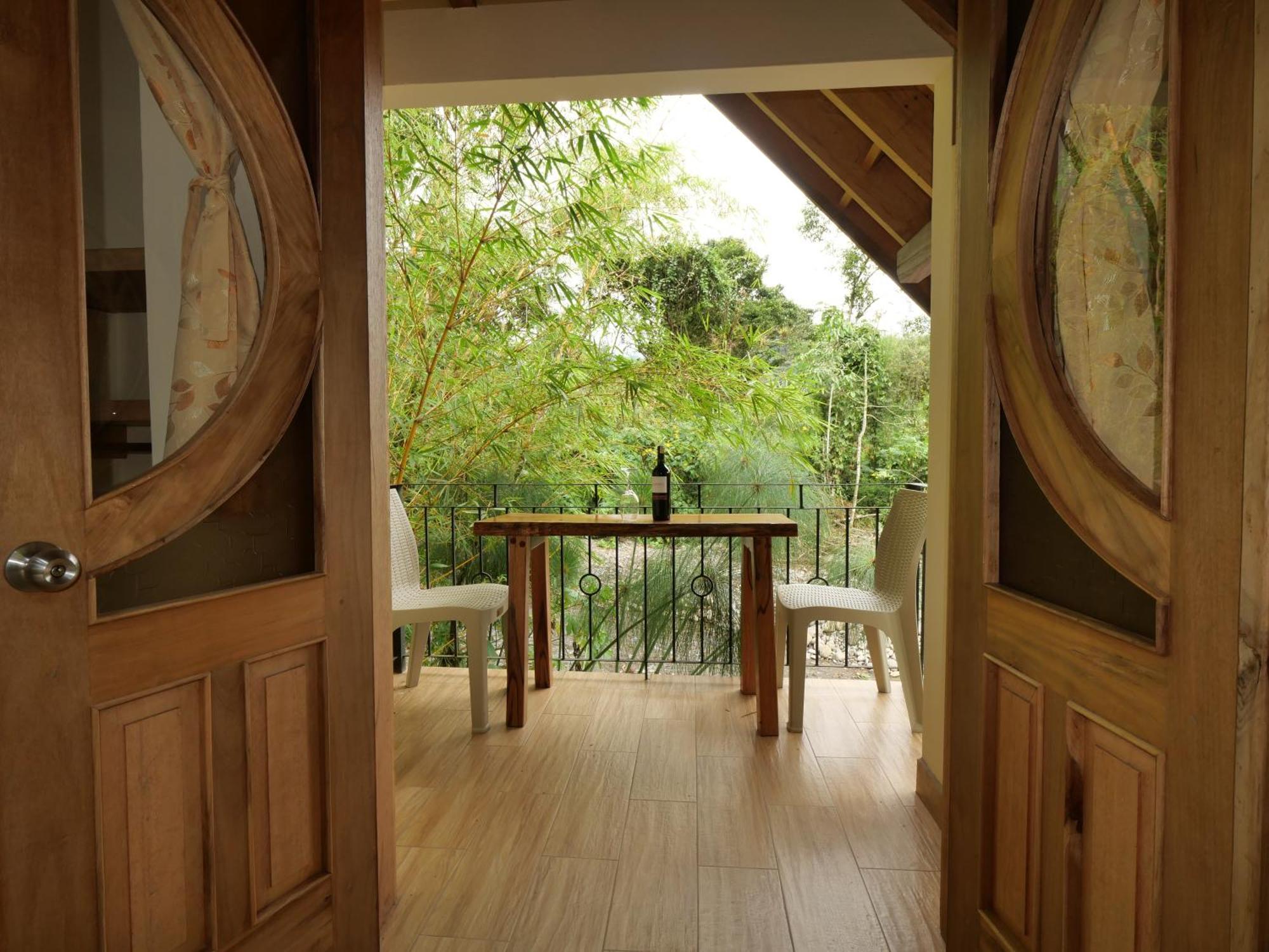Casa Del Rio En Mindo Bed & Breakfast Dış mekan fotoğraf