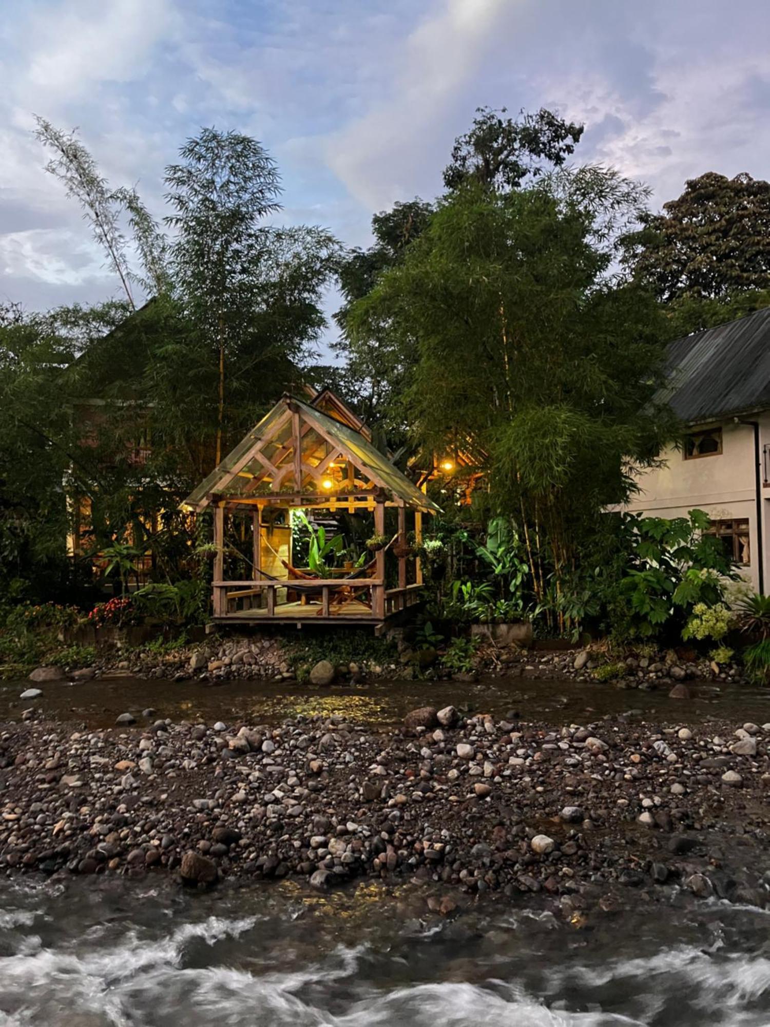 Casa Del Rio En Mindo Bed & Breakfast Dış mekan fotoğraf